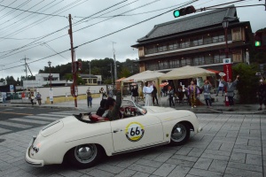 PORSCHE 356 SPEEDSTER receives stamp at Kasama Inari Shrine and seen off by Ohayashitai